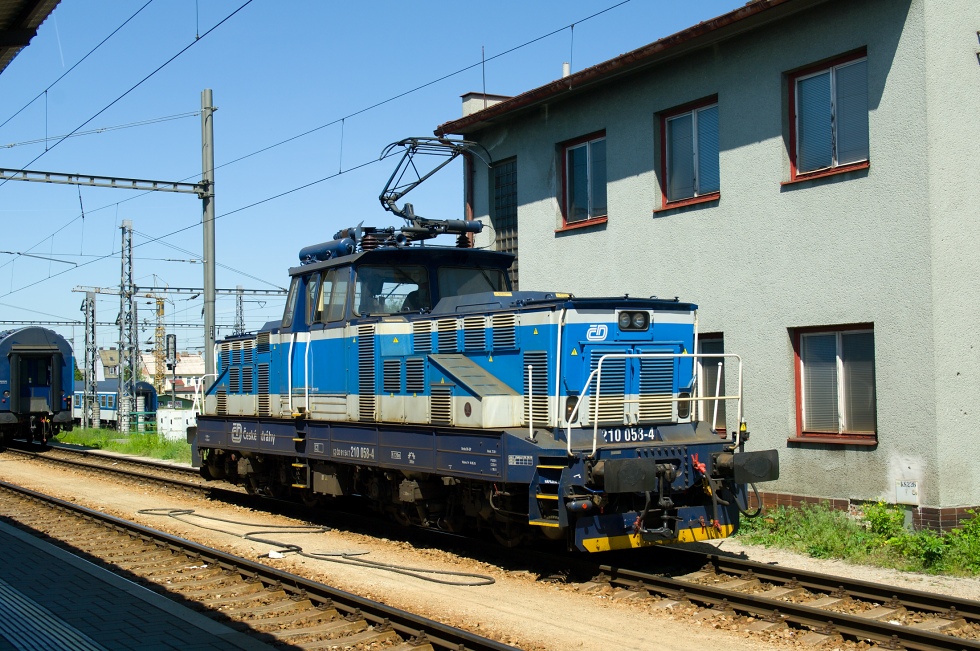 210 058-4