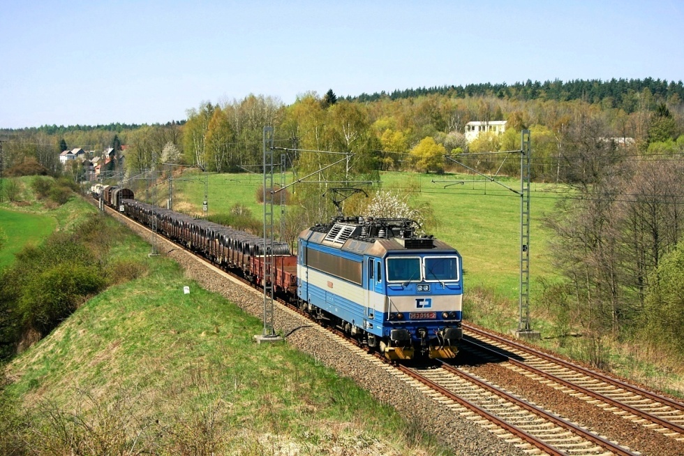 363 066-2