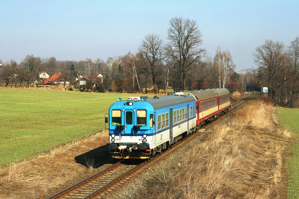 842 025-9