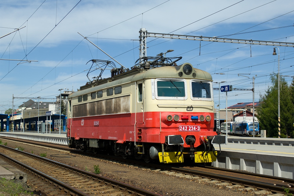 242 234-3