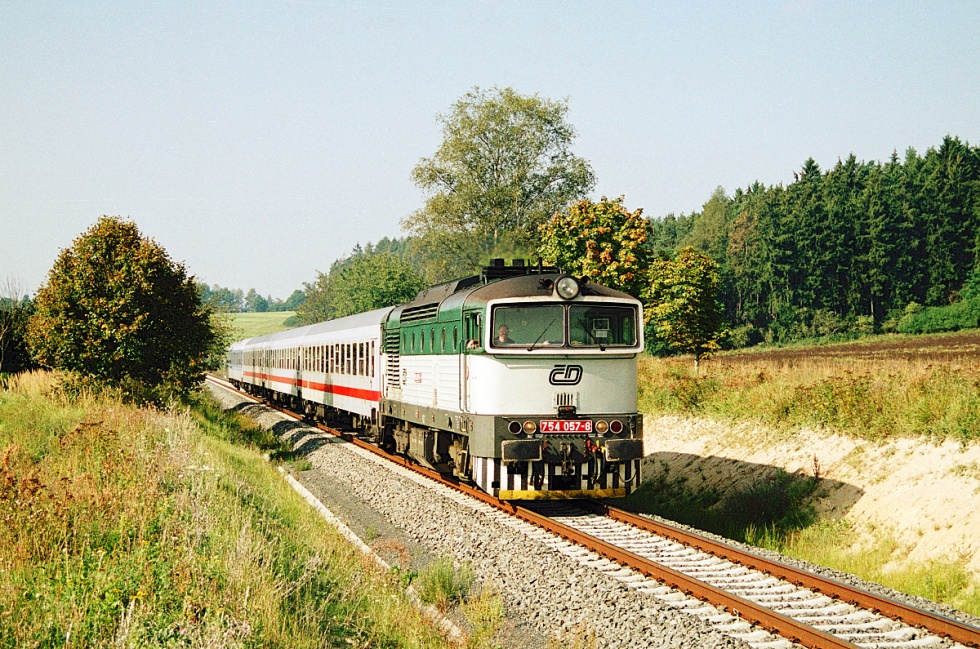 754 057-8