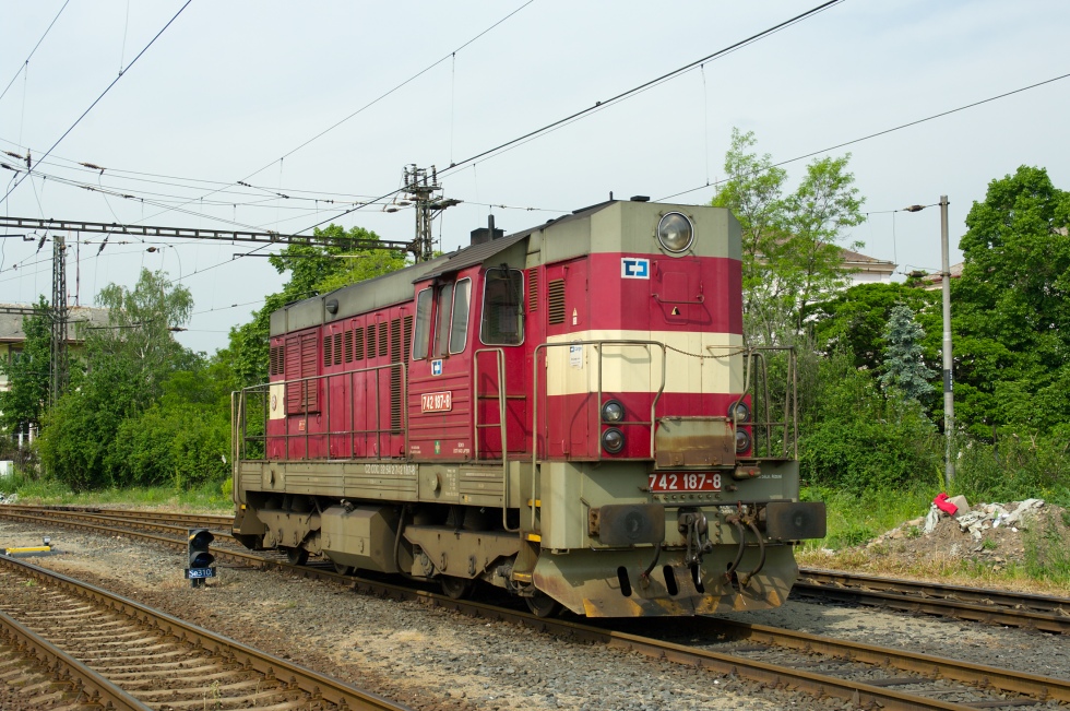742 187-8