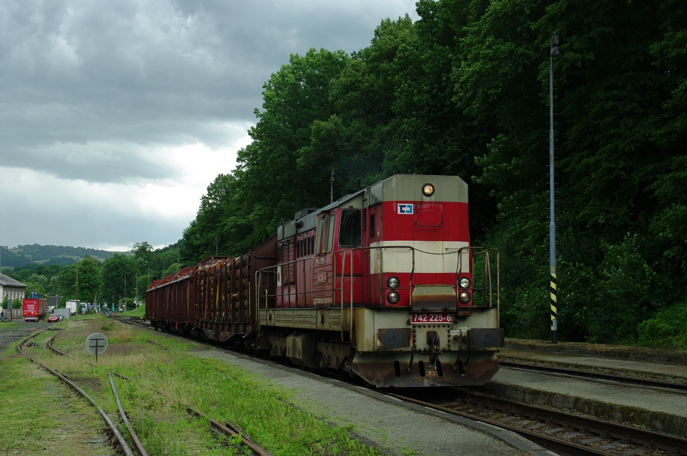 742 225-6