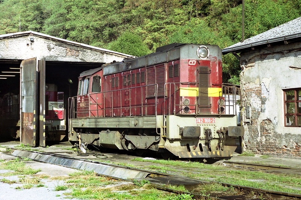 742 166-2