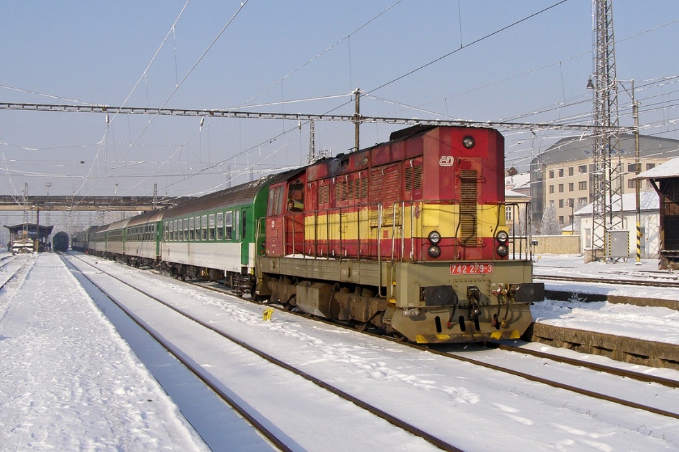 742 279-3