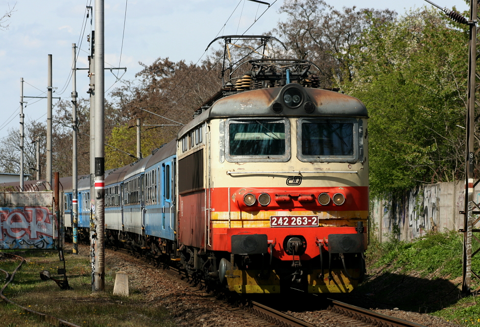242 263-2
