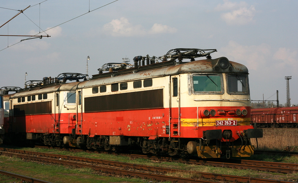 242 263-2