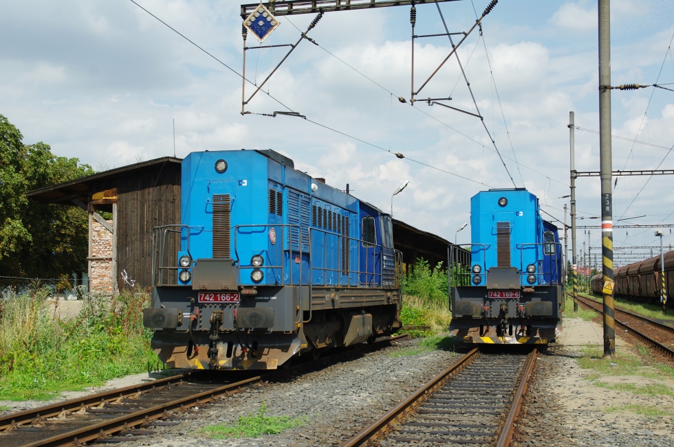 742 166-2