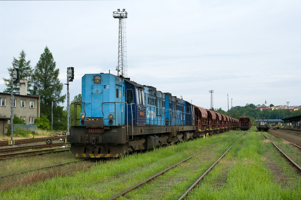 742 175-3