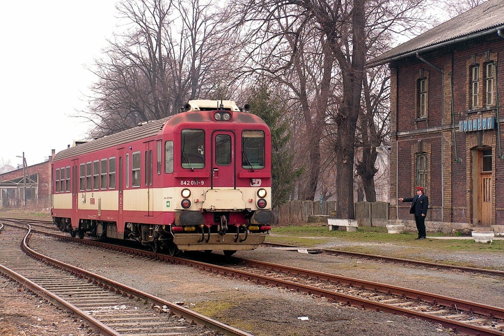 842 011-9
