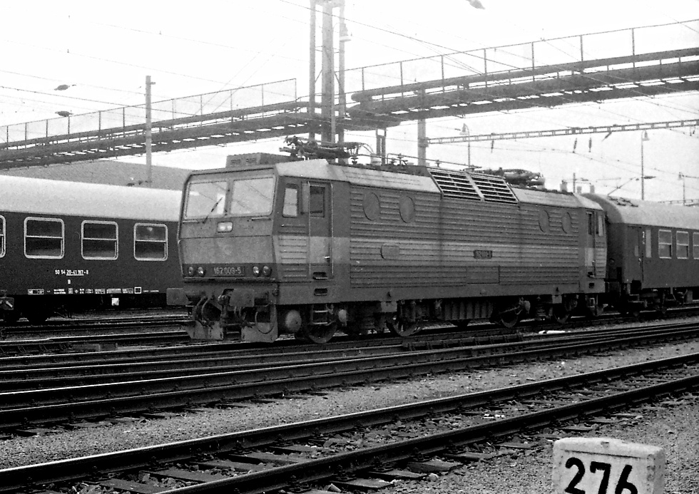 162 009-5