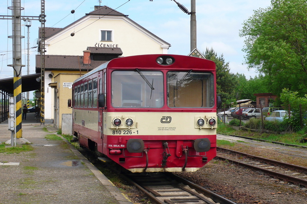 810 226-1