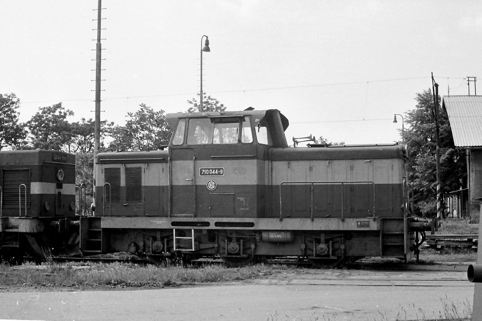 710 044-9