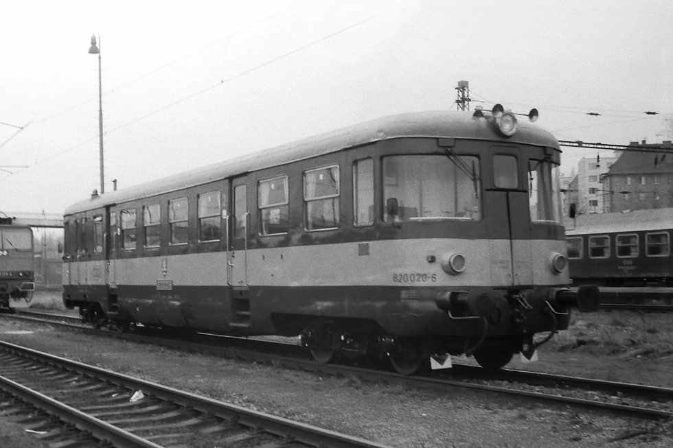 820 020-6