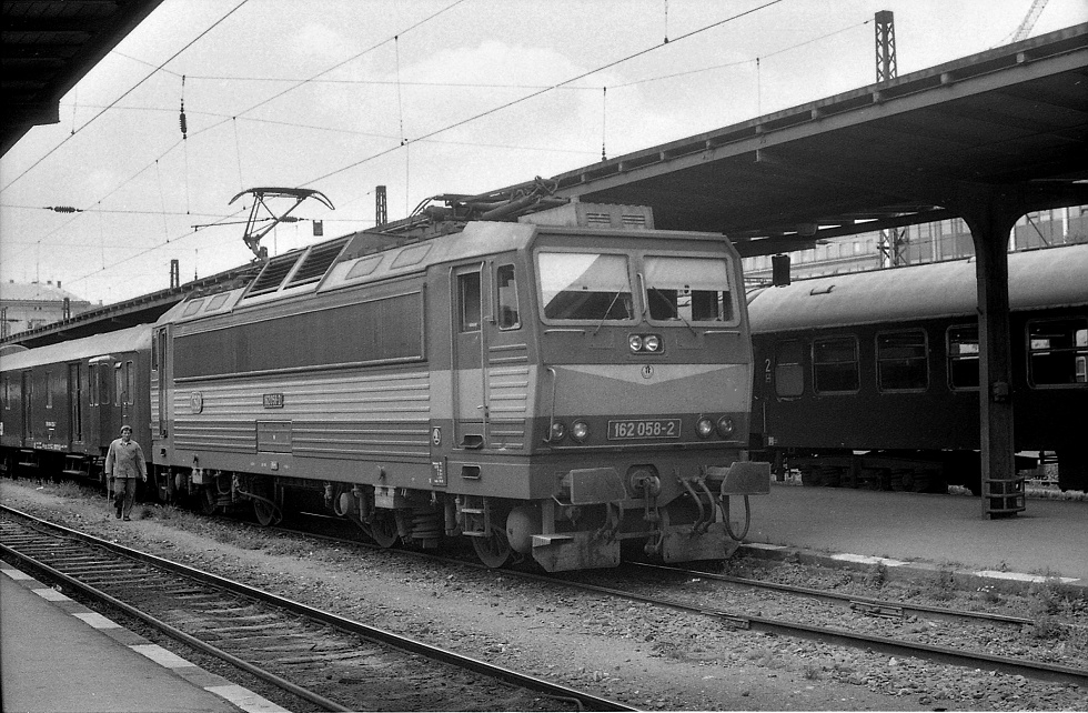 162 058-2