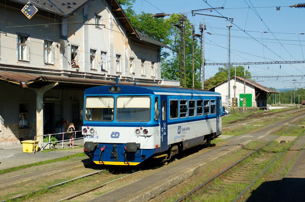 810 566-0