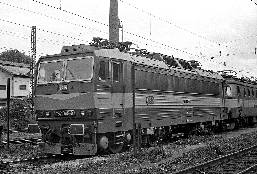 162 045-9