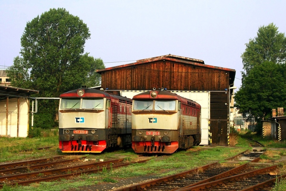 751 031-6