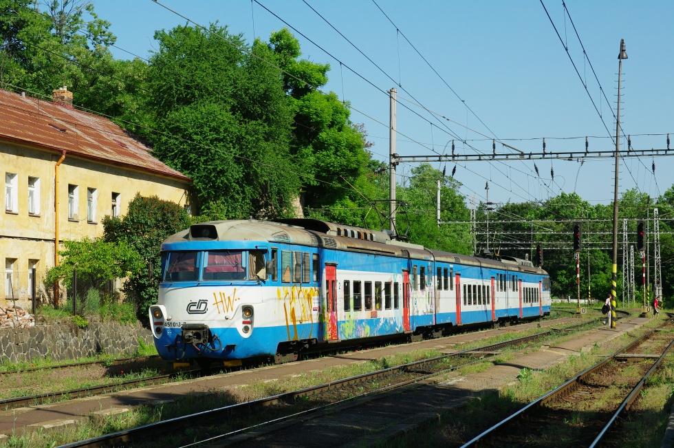 451 013-7