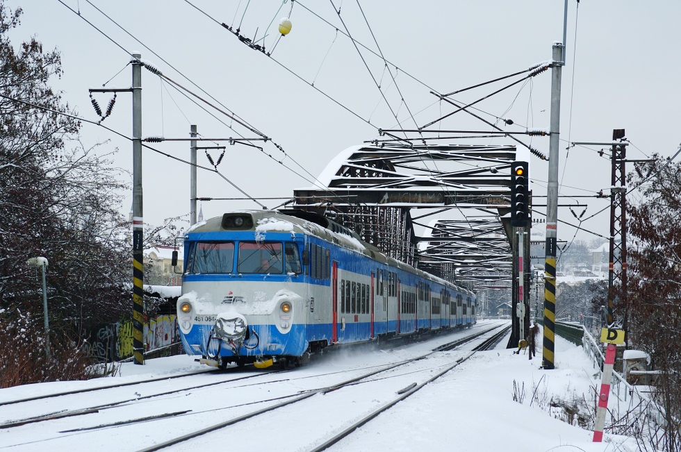 451 064-0
