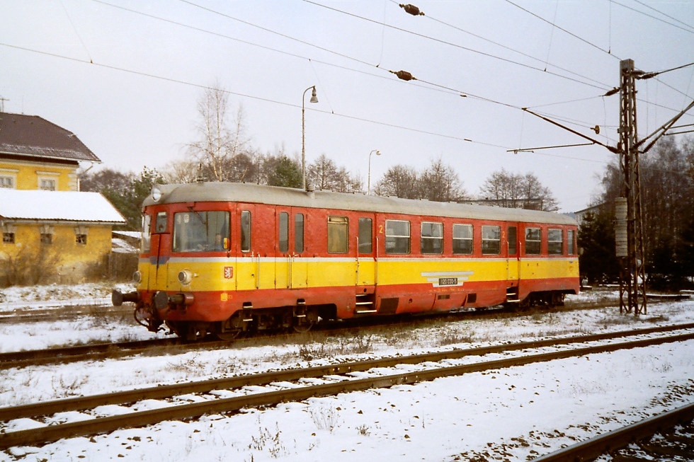 820 030-5