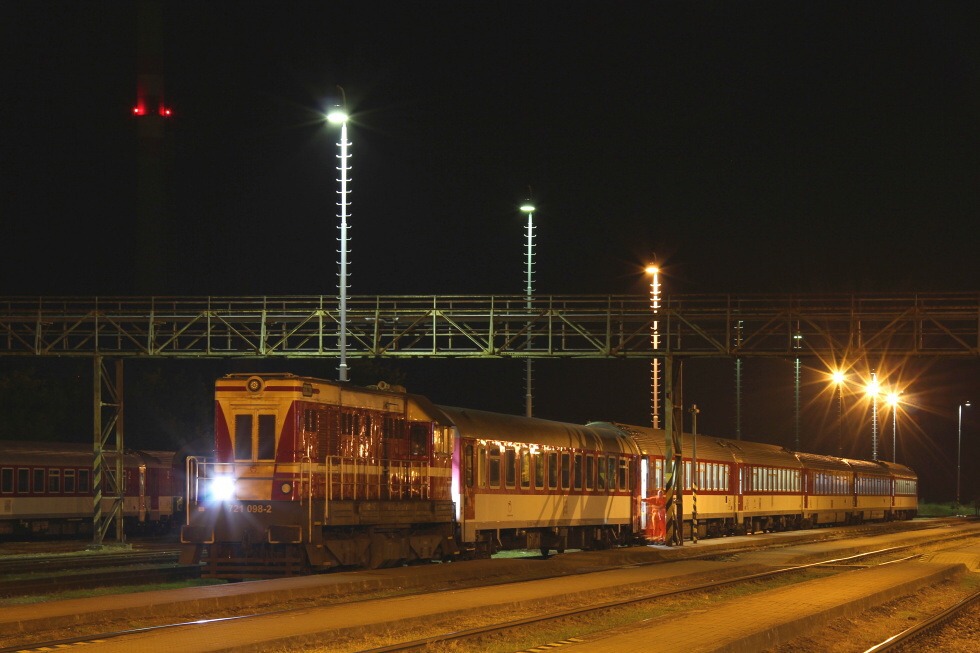 721 098-2