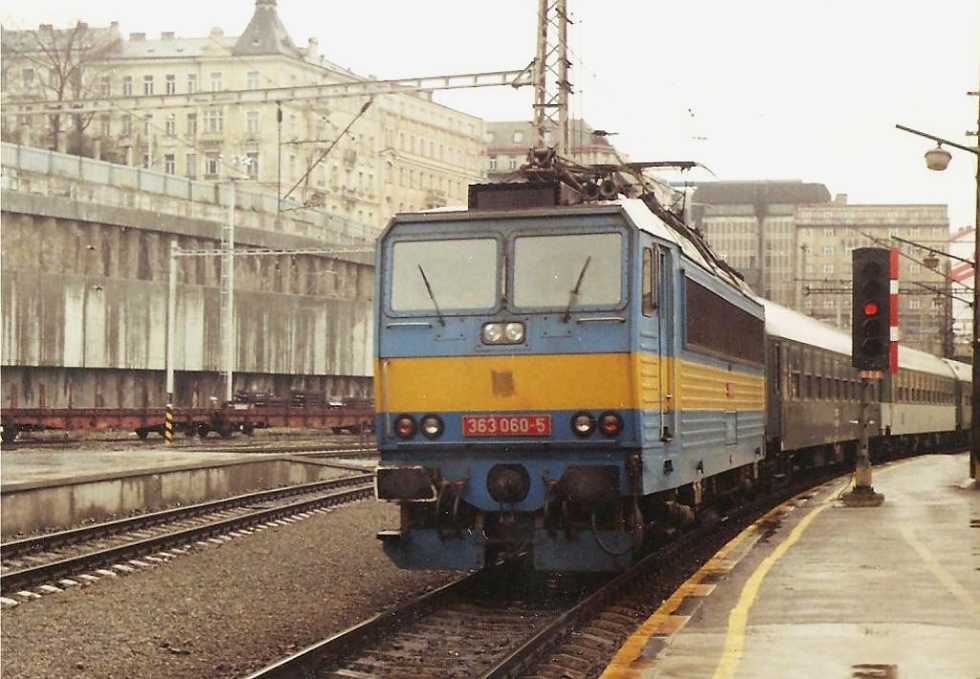 363 060-5