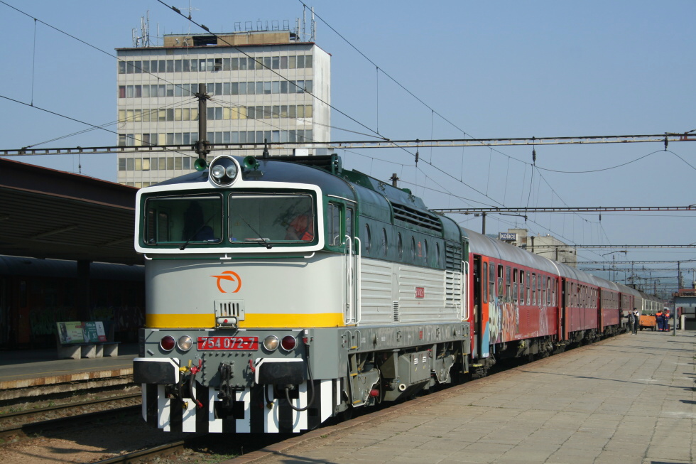 754 072-7