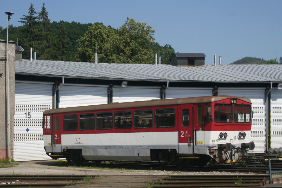 811 027-6