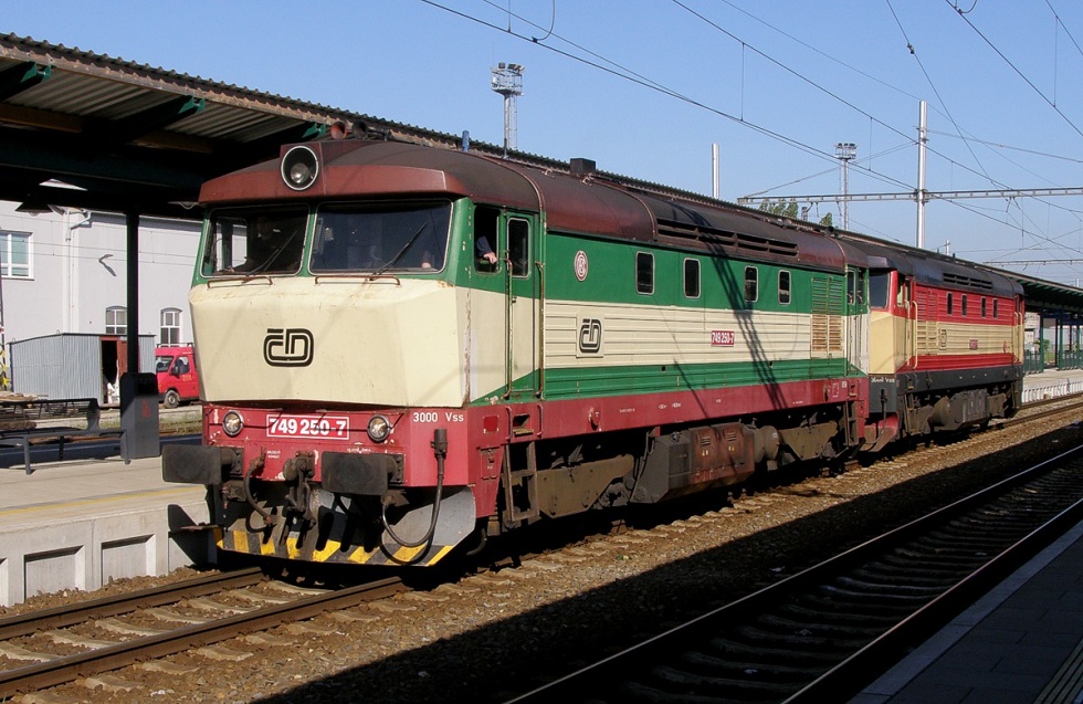 749 250-7