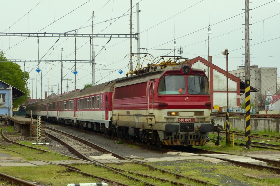 240 005-9
