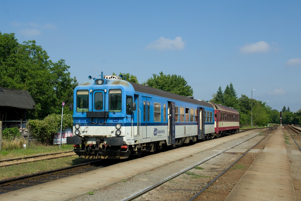 842 005-1