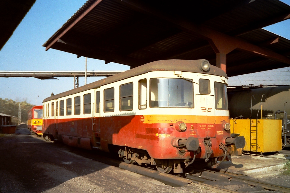 820 074-3