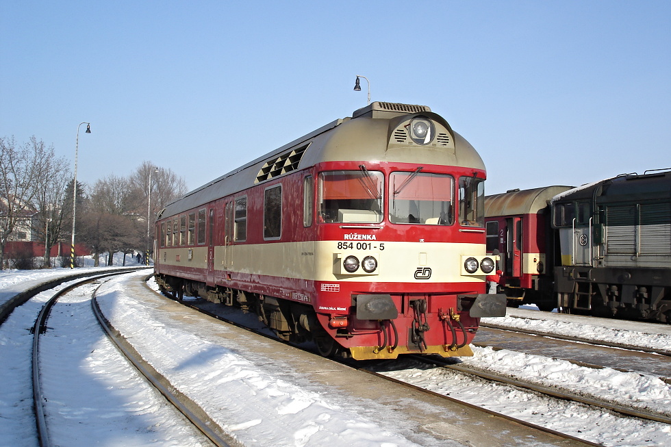 854 001-5
