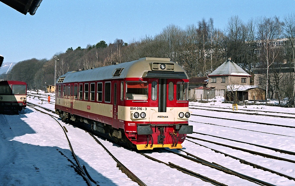 854 016-3