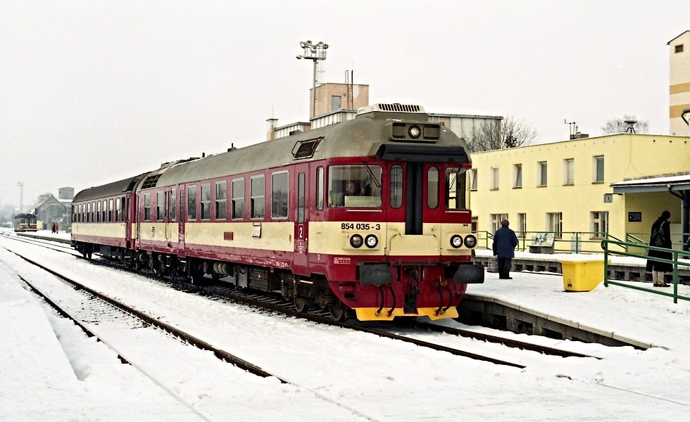 854 035-3