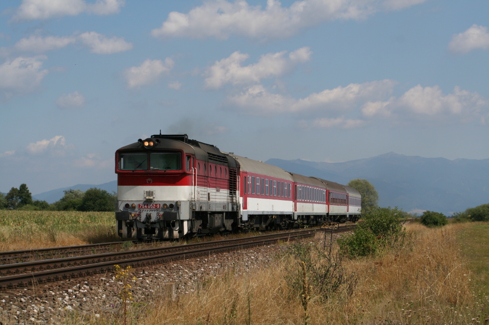 754 052-9