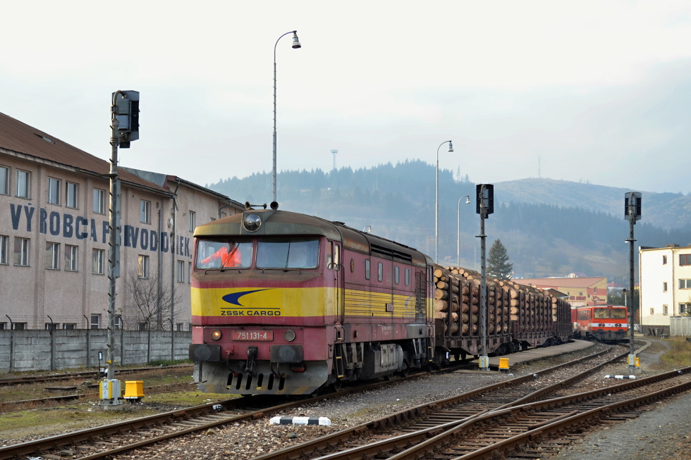 751 131-4