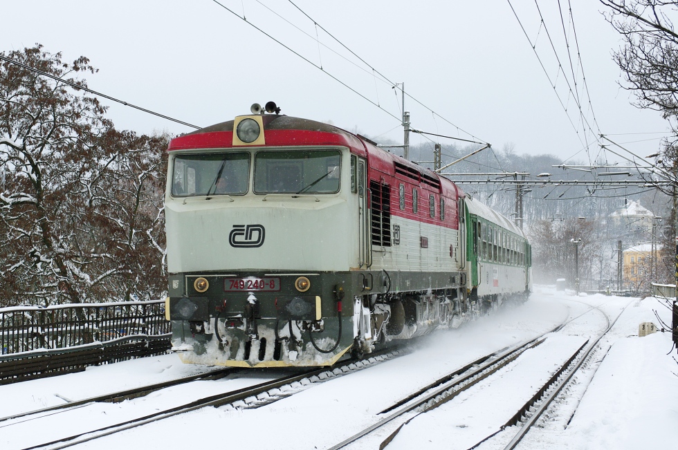 749 240-8