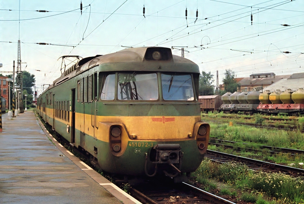 451 072-3