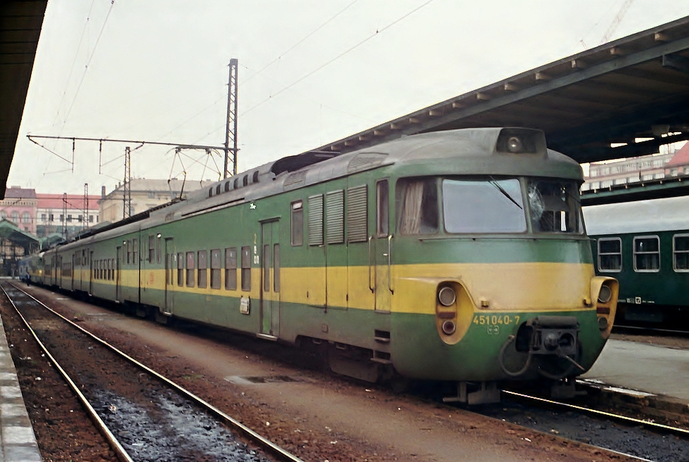 451 040-0
