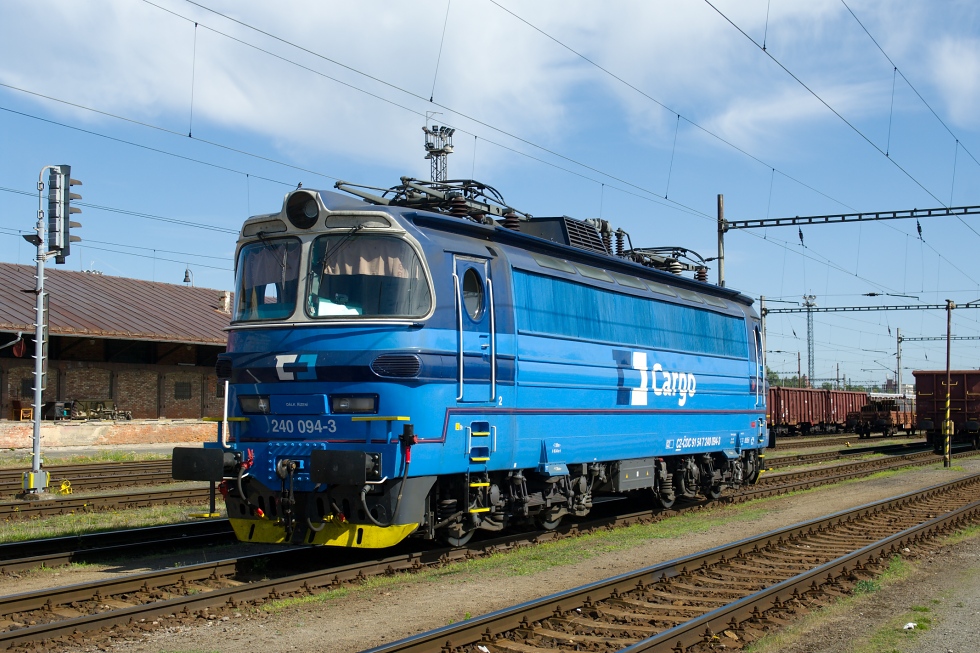 240 094-3