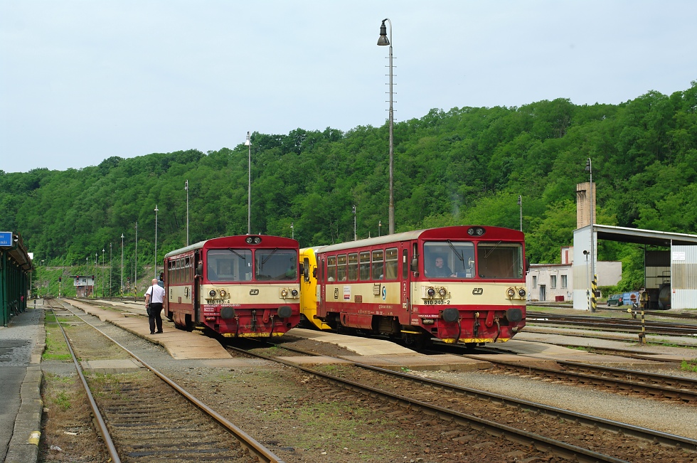 810 240-2