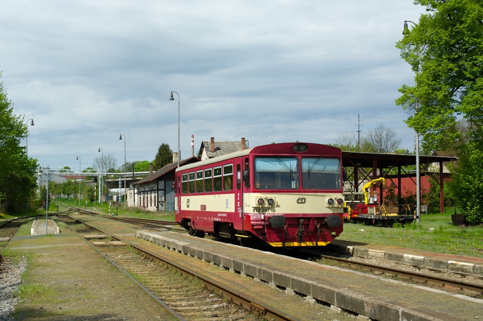 810 297-2