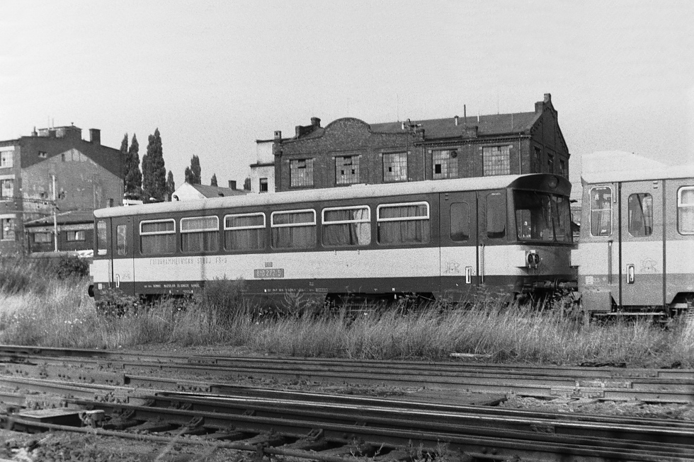 810 272-5
