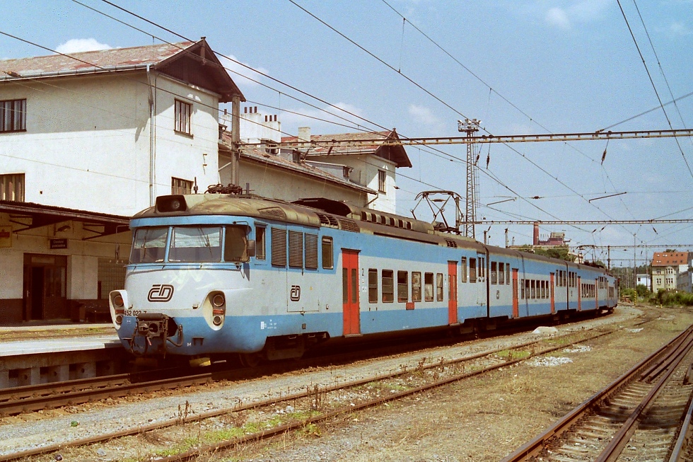 452 022-7