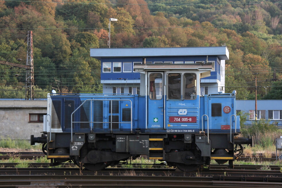 704 005-8