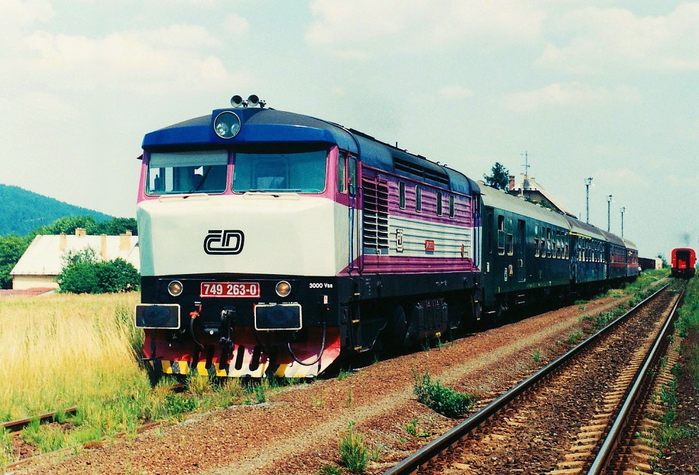 749 263-0
