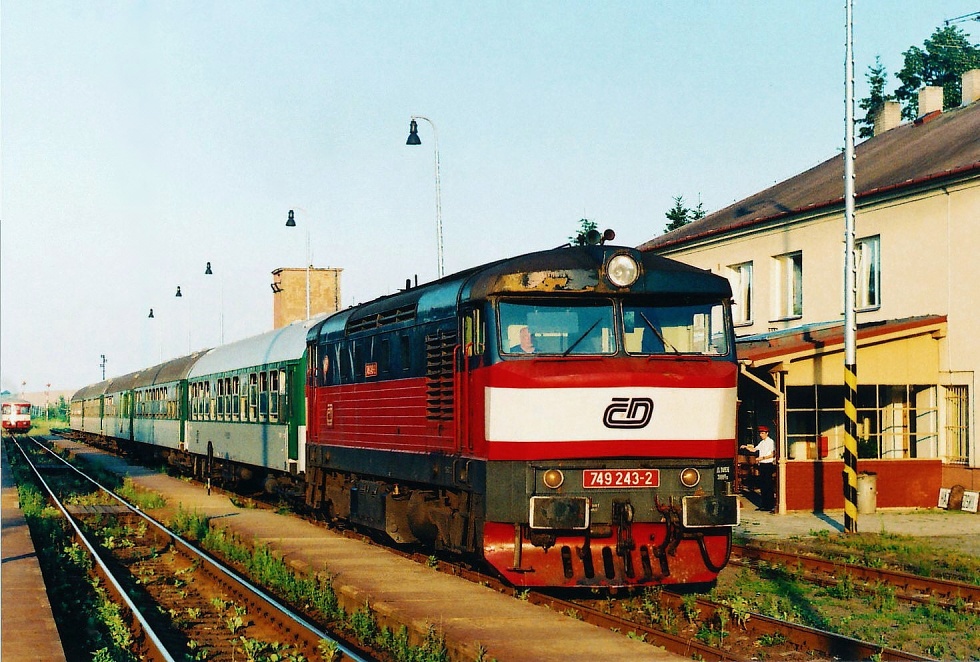 749 243-2