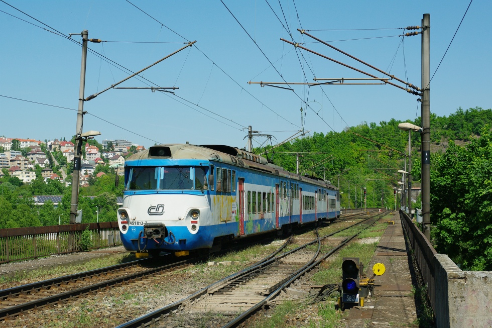 451 013-7